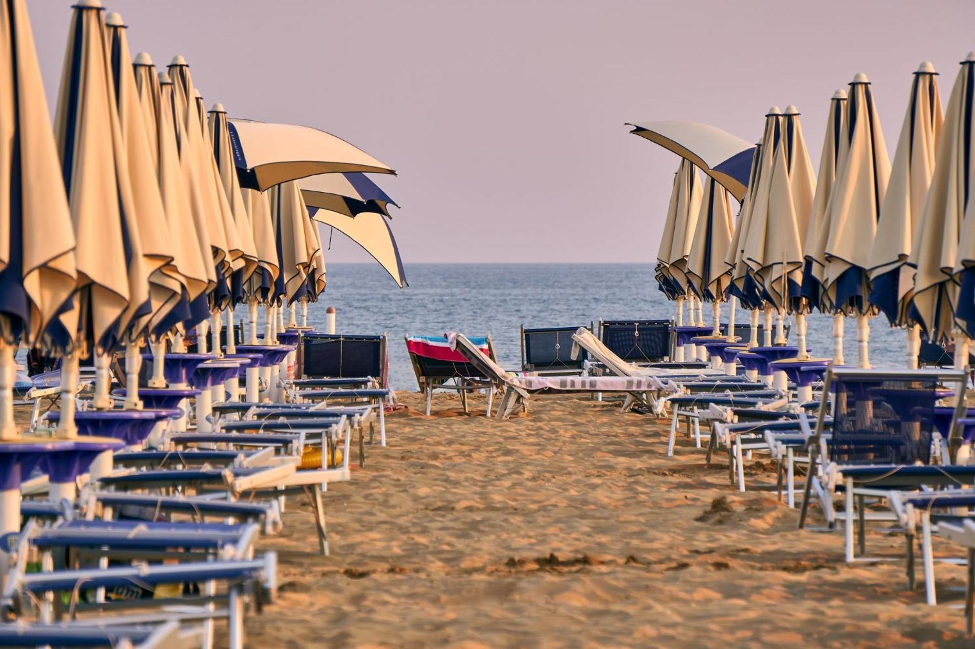 Cozy Flat With Lateral Sea View In Bibione